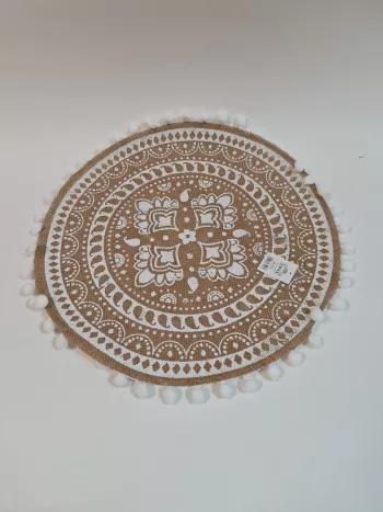 Podložka pod tanier, okrúhla, vzorovaná s bielymi guličkami po okraji, 38 cm