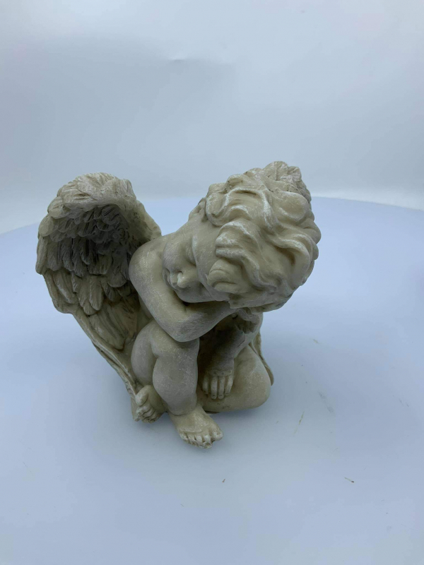 Anjel, sediaci, svetlohnedý, 10x10 cm