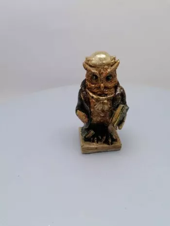 Dekoračná figúrka. sova s knihou, zlatá, 11x4x4 cm
