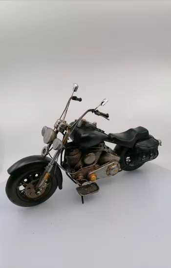 Kovová motorka -retro čierna