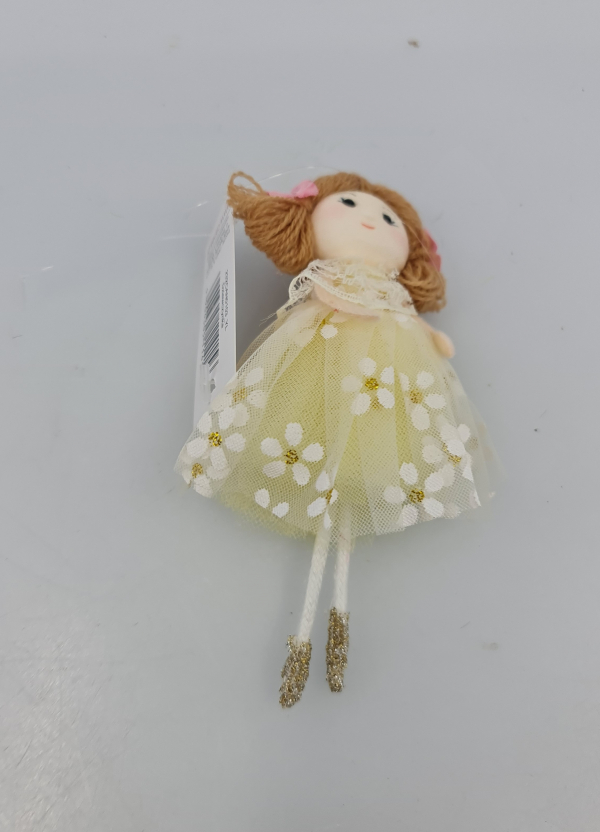 Závesná ozdoba bábika, žltá, 14 cm
