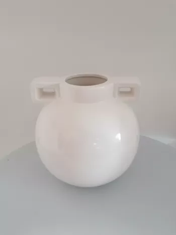 Keramická váza s úchytkami