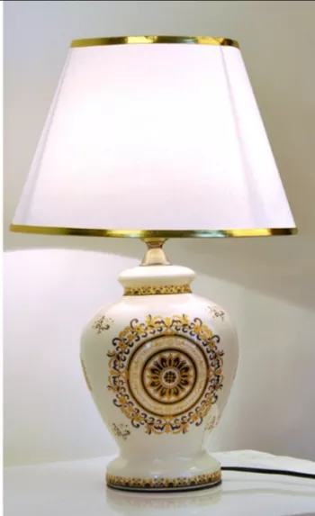 Keramická lampa