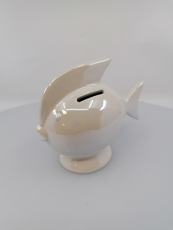 Malá biela rybka pokladnička