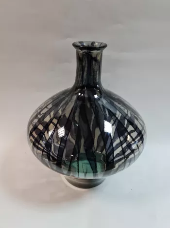 Sklenená váza, čierna, 46x40x6 cm