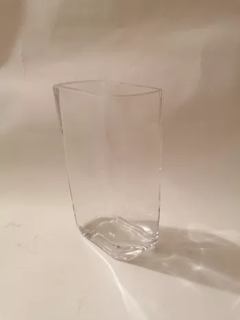 Hranatá sklenená váza 22x12x6cm