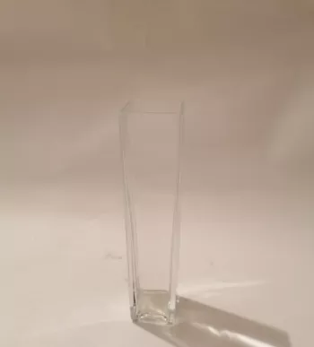 Sklenená štvorcová váza 20x4x4cm