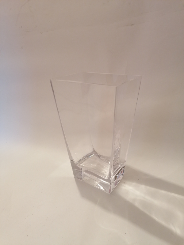 Sklenená hranatá váza  10x30x10cm