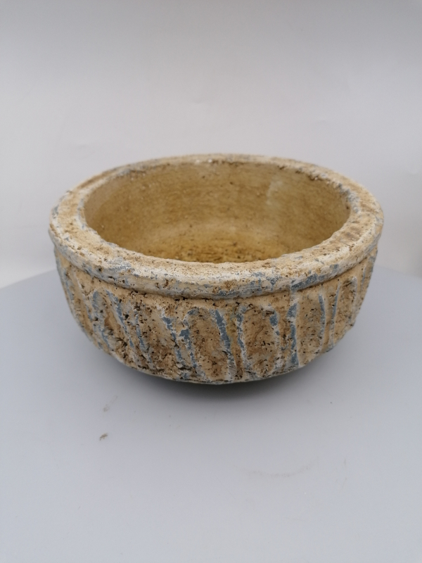 Nízky betónový obal na kvety 20x9,5cm