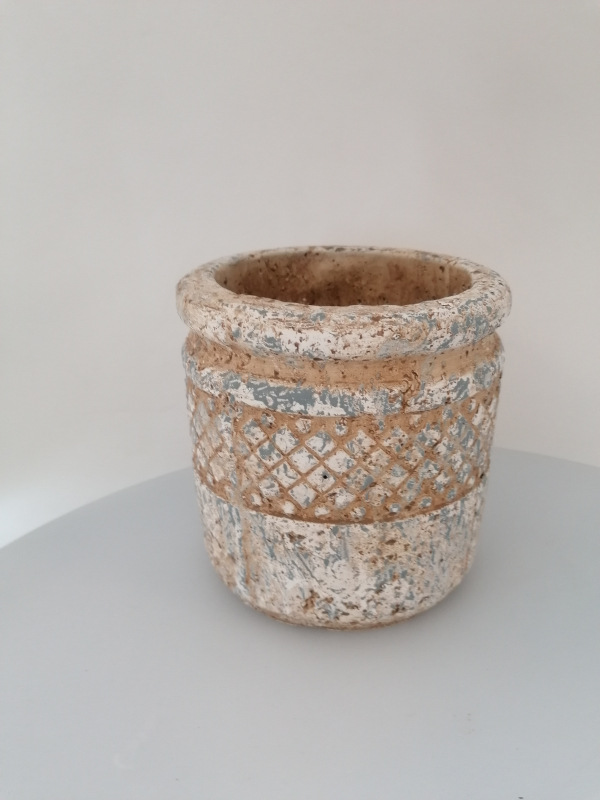 Modrý betónový obal na črepníkové kvety s glazovanými ornamentami 14x14cm