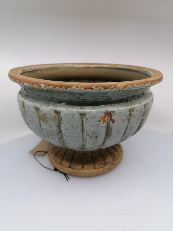 vystužený betónový obal na kvety na nôžke 22,5×15,5cm