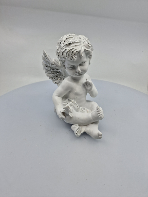 Biely anjelik s postriebreným krídlami 18 cm