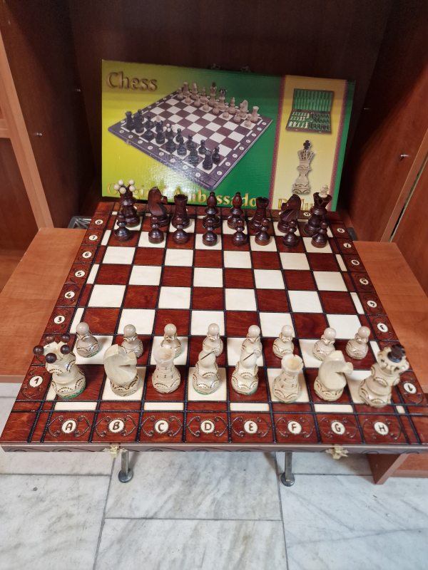 Drevené šachy,54x54 cm