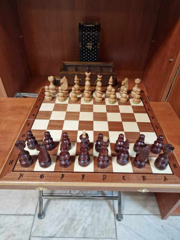 Drevené šachy, svetlohnedé, 48x48 cm