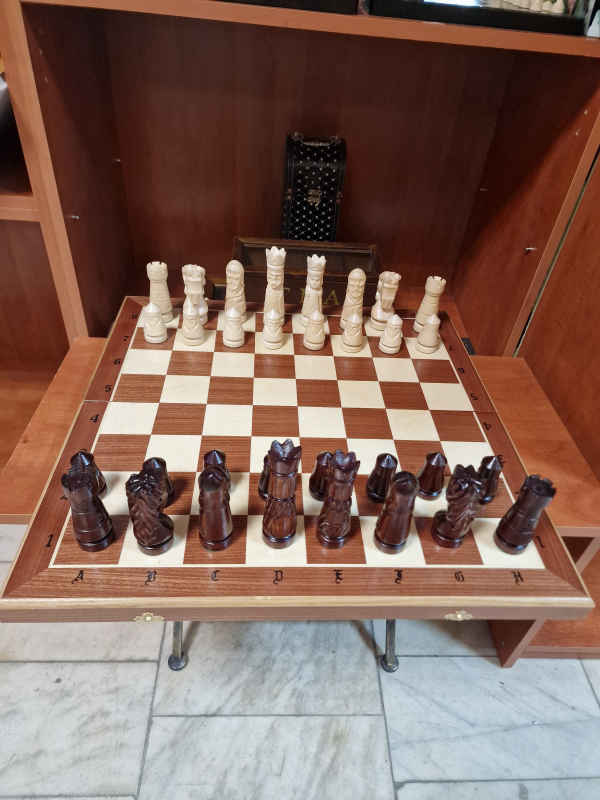 Drevené šachy, svetlohnedé, 58x58 cm
