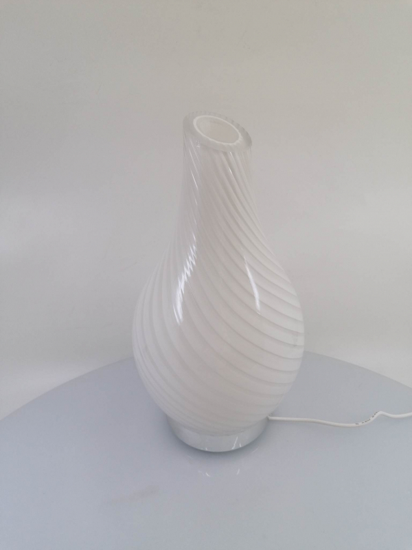 Difúzorová lampa biela