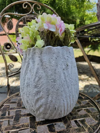 Biely betónový obal na kvety 20x21cm