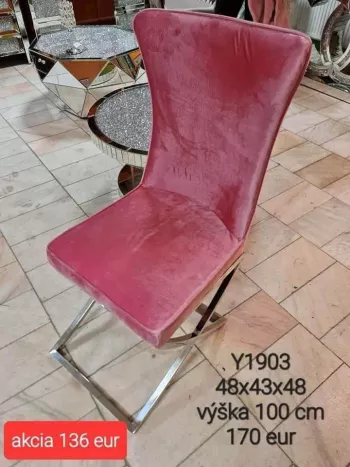 Ružová stolička