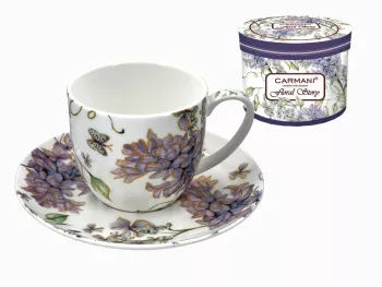 Porcelánová šálka a tanierik s fialovým kvetinovým vzorom