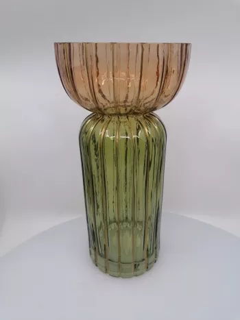 Hnedozelená sklenená váza