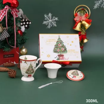Vianočný porcelánový hrnček s filtrom, vianočný stromček, biely