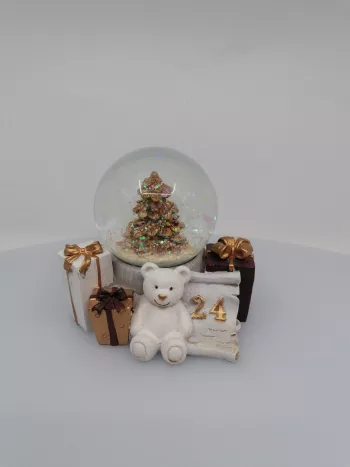Malá vianočná snežná guľa so stromčekom 9x10x9 cm