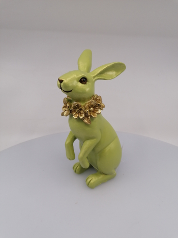 Zelený veľkonočný zajac so zlatým golierom 11x8,5x19cm