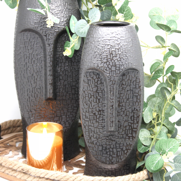 Keramická váza v tvare busty, čierna 14x32x13cm