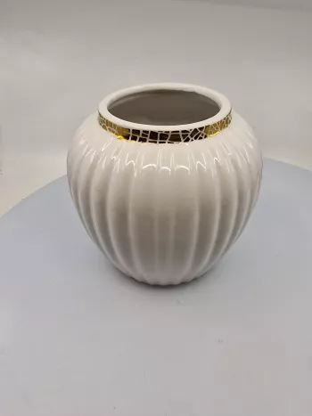 Biela keramická váza so zlatým zdobením, 16x16 cm