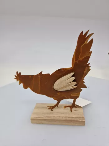 Dekoračná sliepka, svetlá - hrdzavá, 15x12 cm