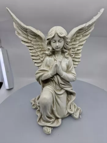 Dekoračný modliaci sa anjel, tmavosivý, 31x27x22 cm 