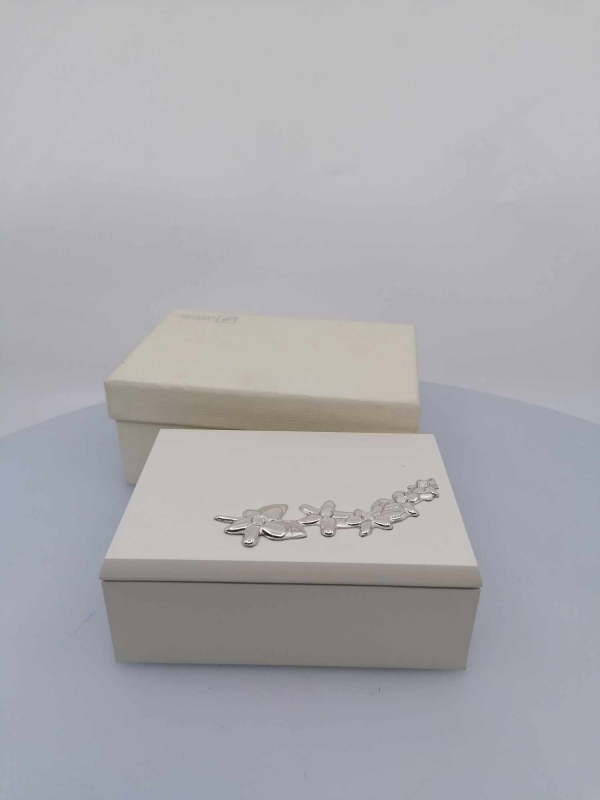 Malá biela  drevené šperkovnička