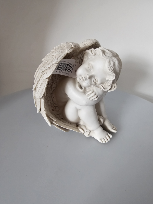 Anjel, sediaci, 17x19x13 cm