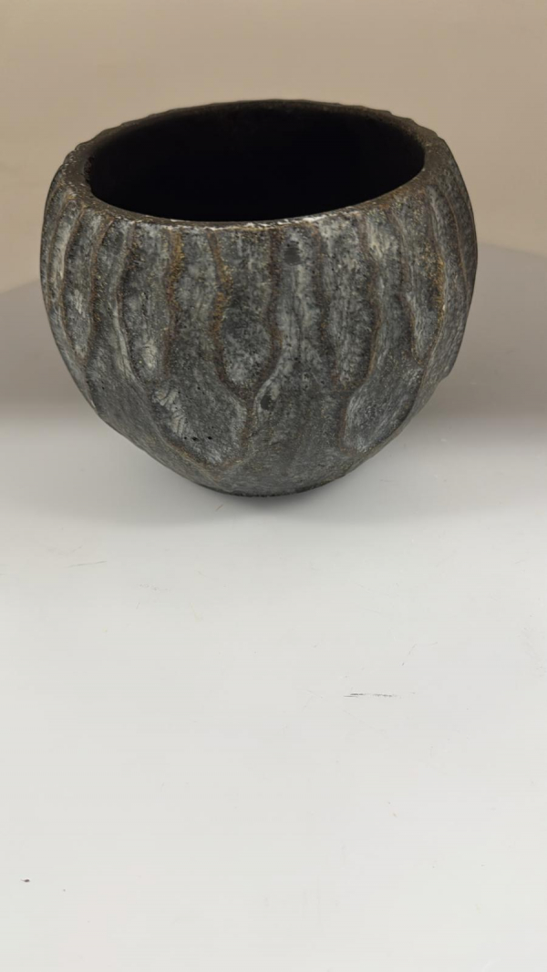 Váza, betónová, 18x18x12 cm