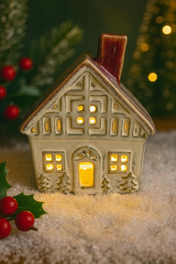 Vianočný dekoračný domček, keramika, LED