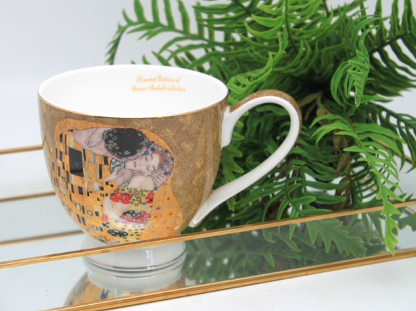 Hrnček JUMBO, tmavohnedý, G. Klimt, bozk