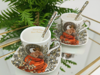 Šálky espresso s podšálkami a lyžičkami, G. Klimt, bozk, svetlé, 2 ks v balení