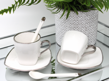 Šálky espresso s podšálkami a lyžičkami, svetlé, strieborný lem, 2 ks v balení