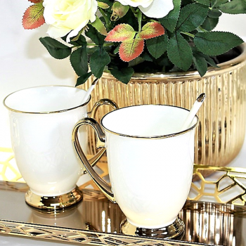 Hrnčeky s lyžičkami, svetlé, zlatý lem, 2 ks v balení