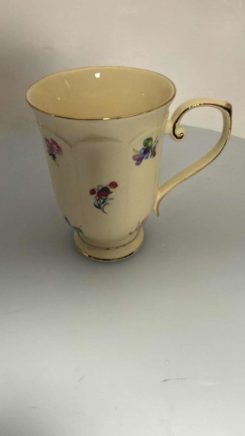 Hrnček, kvetinový, svetlý, 300 ml, bez obalu