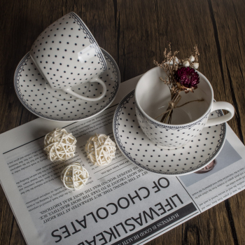 Sada šálok so spodkom, 2 ks v sade, 250 ml