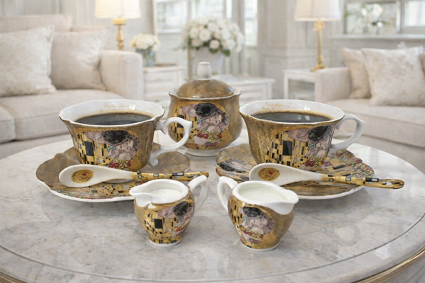 Kávová súprava, Klimt, bozk