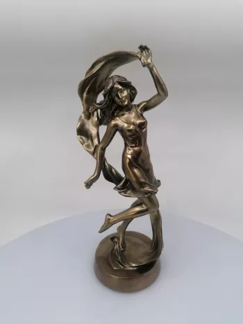 Figurína tancujúca žena 30 cm