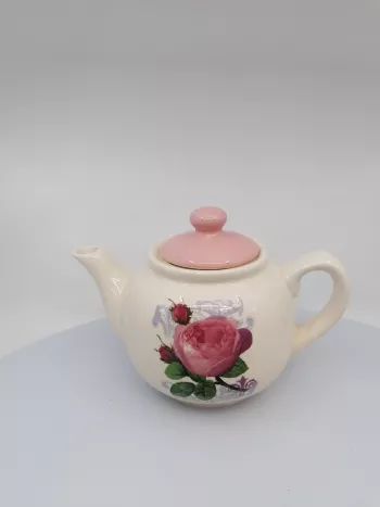 Čajník  s ružičkami 750ml