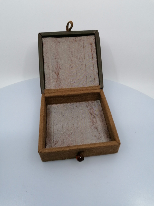 Škatuľka hnedá  15x15x7 cm