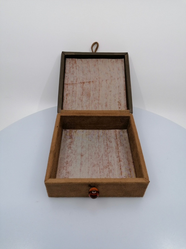 Škatuľka hnedá 12x12x5 cm