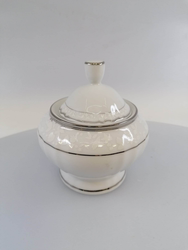 Porcelánová kávová súprava, bielo-strieborná